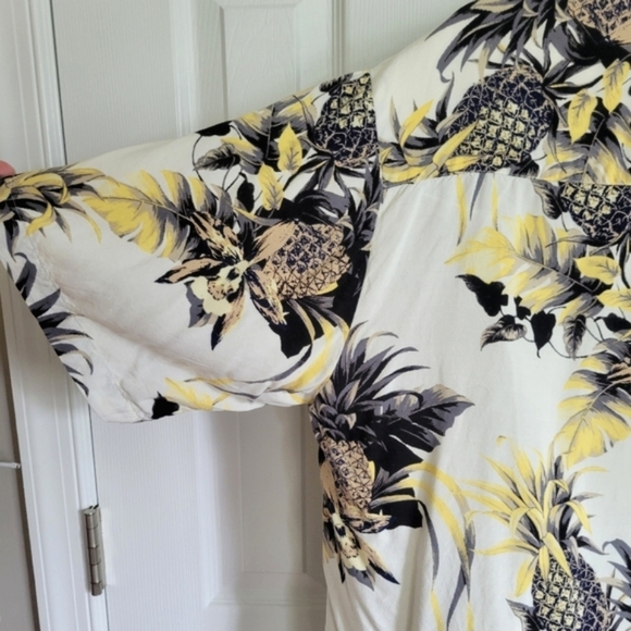 Puritan Hawaiian shirt pineapple floral off white black yellow button down large - Picture 4 of 16